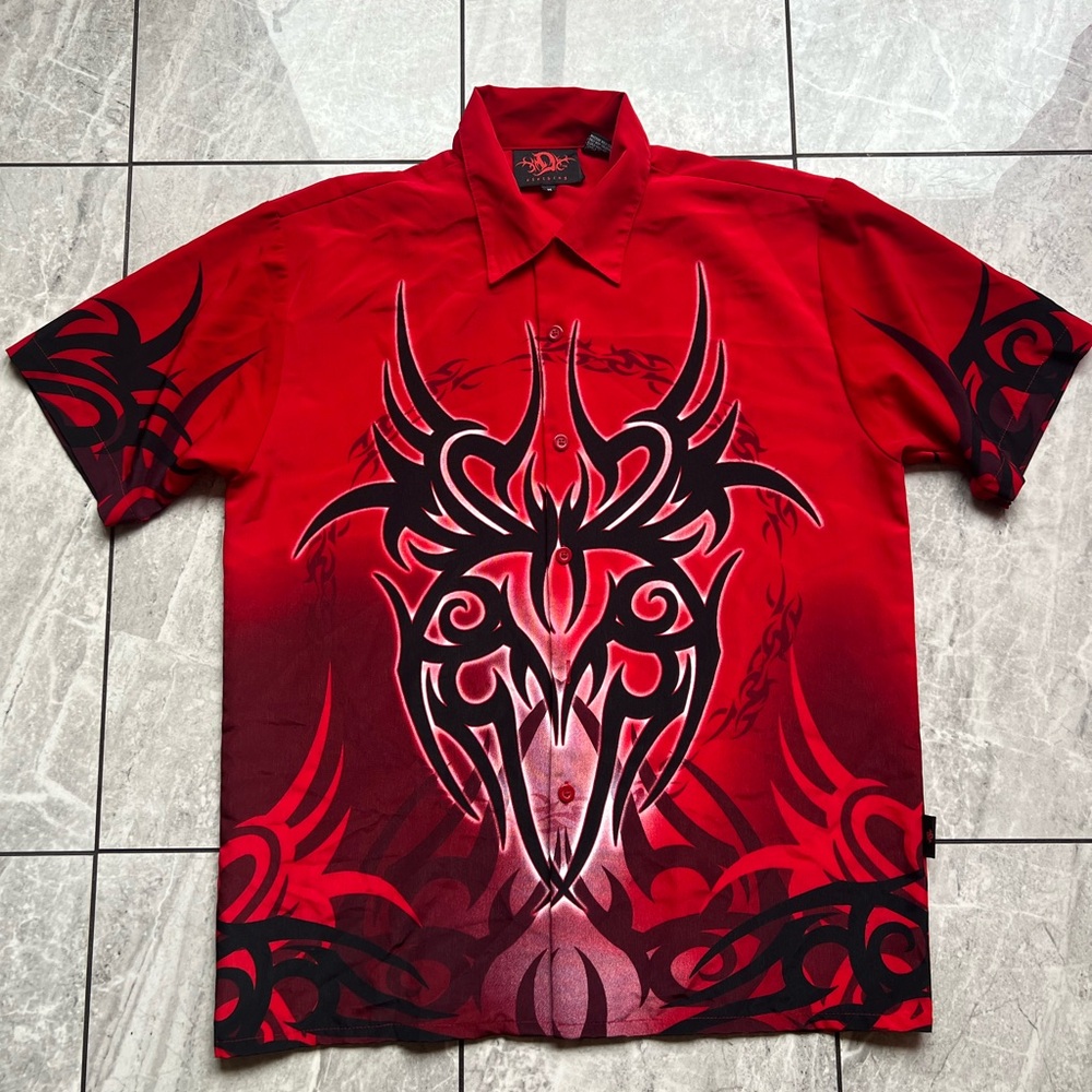 Dragonfly Roadhouse Vintage Mens Red/Black Sandman ButtonUp Wing Graphic Short M